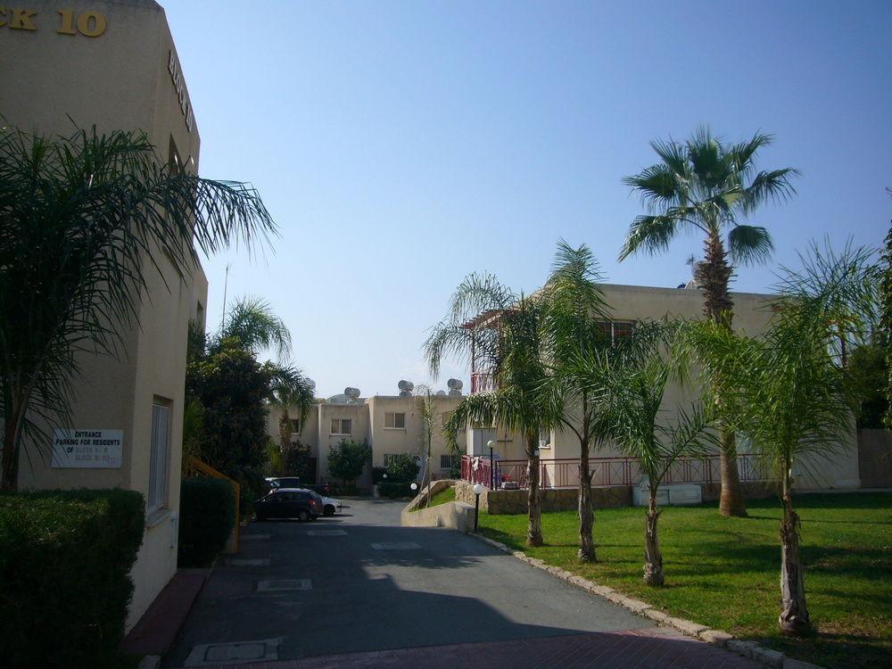 Santa Barbara Complex Apartment Limassol Ngoại thất bức ảnh